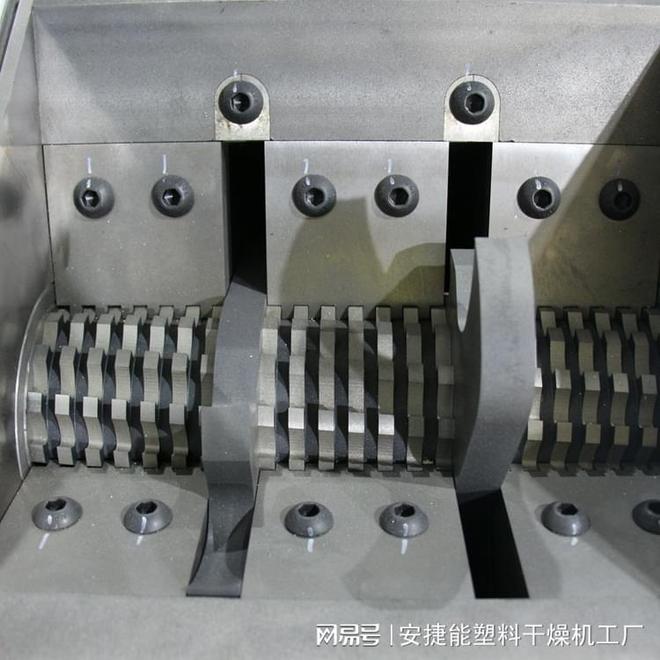 Kaiyun体育网站：注塑机机边破碎机好用吗？(图3)