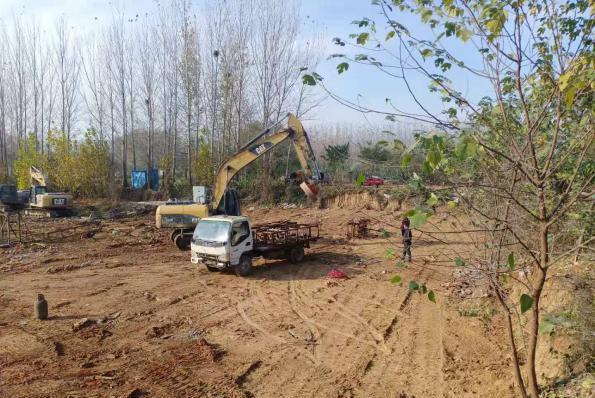 Kaiyun体育网站：出动6台破碎机！长葛一“3层楼”一夜间被“夷为平地”！(图4)