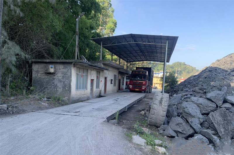 广西男子查看破碎机配件不幸身亡！砂石安全问题不容忽视！(图1)