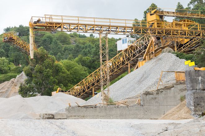 众瓴砂石资讯：破碎机“质保金”套路新建机制砂生产线要提防(图3)