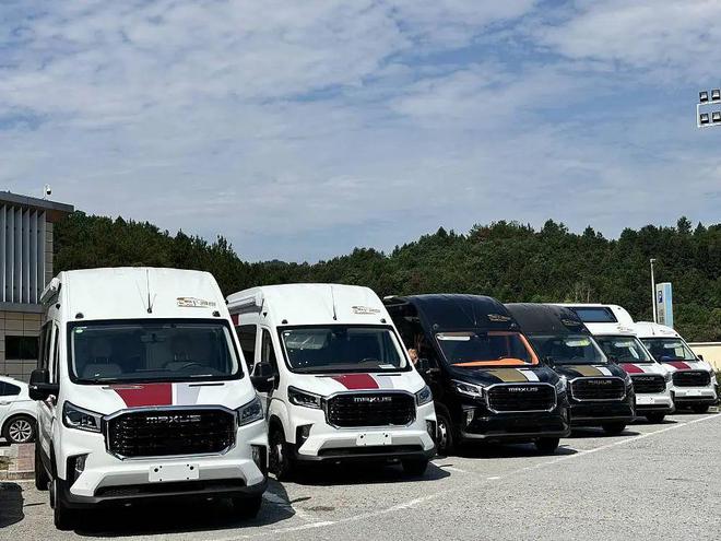 凯岳房车震撼发布：四大车系引领奢华移动生活新风尚！(图1)