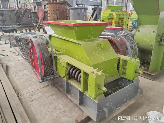 保证双齿辊破碎机使用寿命长久的操作规范有哪些？(图1)