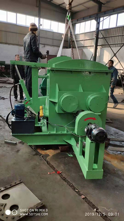 莱州市泰松化工机械有限公司主要生产暖贴拌料机、搅拌罐、反应釜、不锈钢混合机、硅橡胶捏合机等(图1)