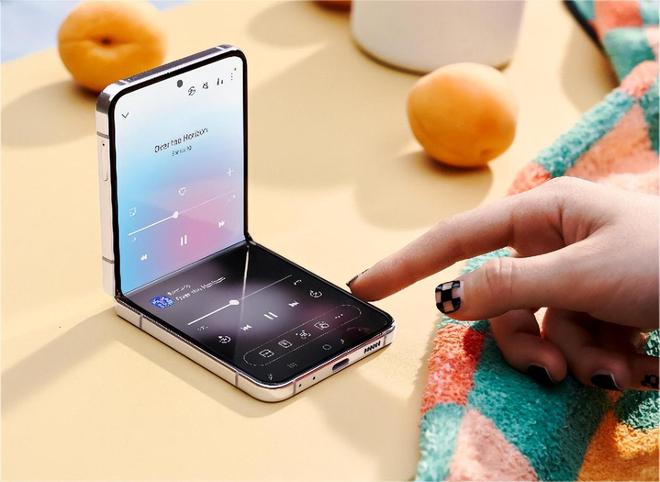 塑造多元时尚色彩三星GalaxyZFlip5手机给你满满高级感(图4)