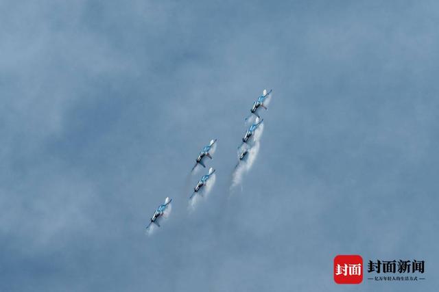 Kaiyun（中国体育）：空、陆、海多款装备亮相中国航展训练｜图集(图1)