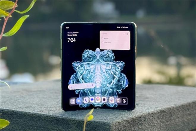 Kaiyun体育网站：5900mAh大电池+骁龙8至尊OPPOFindN5折叠屏外观曝光(图2)