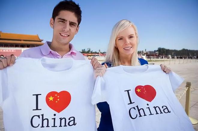 风向彻底变了！第一批来华免签的外国人回国后开始茶不思饭不想(图13)