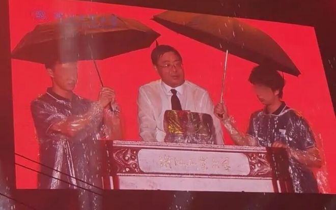 新闻8点见丨两起官司背后的医废处置难题；网红“作死式赛道”该封停了(图3)